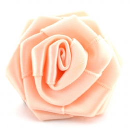 Μπουτονιέρα τριαντάφυλλο