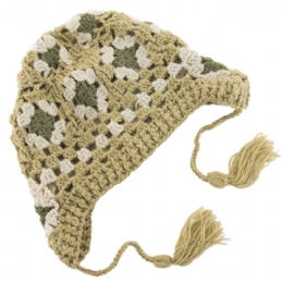 Knitted perforated beanie with olive motifs