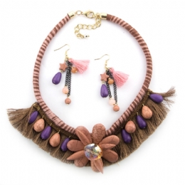 Ethnik necklace and earrings set with stones, tassels and crystals 