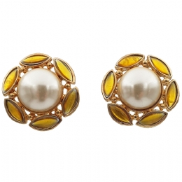 Gold clip earrings with yellow beads and white pearl Flower