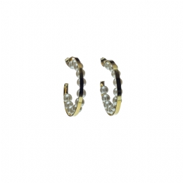 One row white pearls gold hoop earrings