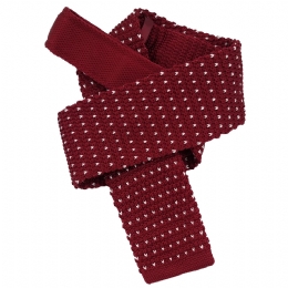 Burgundy very narrow knitted tie with white dots