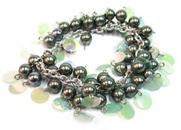 ΒΡΑΧΙΟΛΙ ΜΕ ΠΕΡΛΕΣ ΚΑΙ ΠΟΥΛΙΕΣ