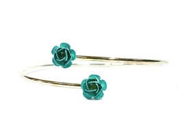 Upper arm bracelet with small roses