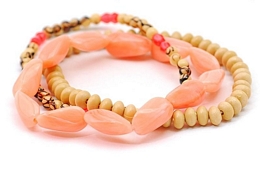 Τριπλό ελαστικό βραχιόλι με ξύλινες χάντρες και πέτρες 