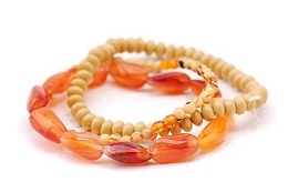 Τριπλό ελαστικό βραχιόλι με ξύλινες χάντρες και πέτρες 