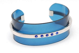 Plexiglass εύκαμπτο βραχιόλι με μεταλλική λεπτομέρεια και στρας