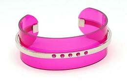 Plexiglass εύκαμπτο βραχιόλι με μεταλλική λεπτομέρεια και στρας