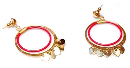 ΚΡΙΚΟΙ ΜΕ ΚΡΕΜΑΣΤΕΣ ΚΑΡΔΟΥΛΕΣ