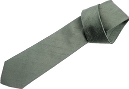 Ιταλική μονόχρωμη γραβάτα από ακατέργαστο μετάξι shantung