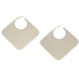 Μεγάλα μεταλλικά ασημί σκουλαρίκια