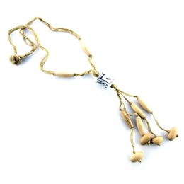 Πλεκτό κολιέ rain με λευκό και καφέ γυάλινο charm