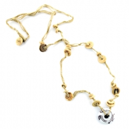 Μακρύ πλεκτό κολιέ με λευκή και καφέ γυάλινη χάντρα