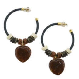 Καουτσούκ κρίκοι με εκρού χάντρες και μεγάλες κρεμαστές καρδιές