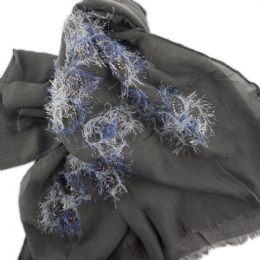 Φαρδύ φουλάρι με μαλλιαρά λουλούδια και παγιέτες