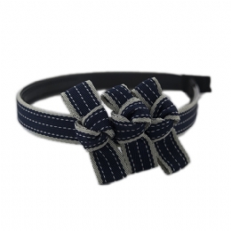 Στέκα μαλλιών με τρία φιογκάκια και εξώραφο σχέδιο