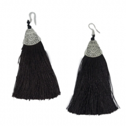 Curved earrings with long tassel