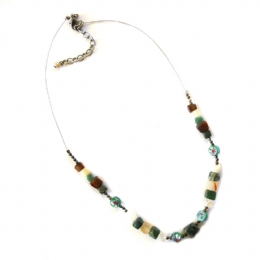 Κολιέ από σύρμα και ημιπολύτιμους λίθους