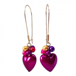 Μακριά σκουλαρίκια με μεγάλες καρδιές και πολύχρωμες χάντρες