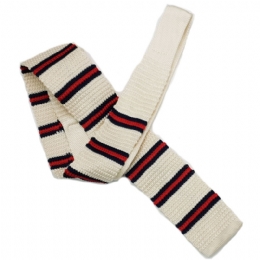 Off white narrow knitted tie with blue and red stripes