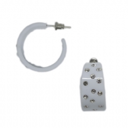 Λευκοί πλαστικοί μικροί κρίκοι σκουλαρίκια με στρας