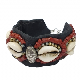 Μαύρο βραχιόλι από ύφασμα canvas και κόκκινες χάντρες με κοχύλια