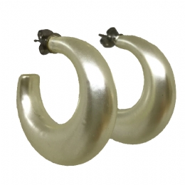 Small pearl hoop earrings 