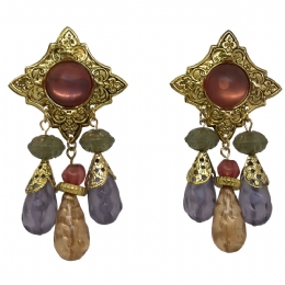 Antique χρυσά σκαλιστά κλιπ σκουλαρίκια Sophia με σφυρήλατες matte χάντρες