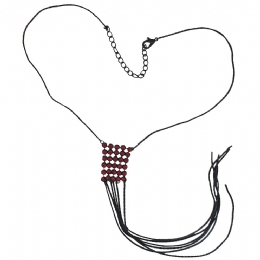 Μαύρη αλυσίδα λαιμού με κρόσσια και τετράγωνο charm με κόκκινα strass