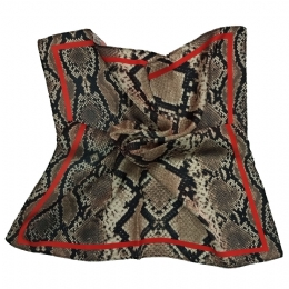 Μαντήλι snake print με μετάξι και κόκκινη περιμετρική ρίγα
