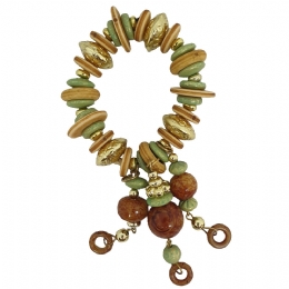 Ελαστικό βραχιόλι με μπεζ, βεραμάν και χρυσές πέτρες και charms