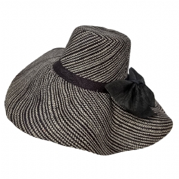 Μαύρο και μπεζ γυναικείο καπέλο με πολύ μεγάλο γείσο από φυσική ψάθα