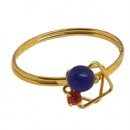 Χρυσό δαχτυλίδι με μπλε πέτρα και κόκκινο στρας