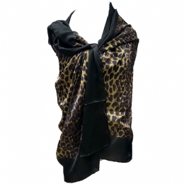 Μαύρη μεταξωτή animal print εσάρπα με μονόχρωμη μπορντούρα
