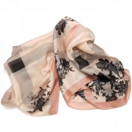 Ροζ φαρδύ καρό φουλάρι - εσάρπα με floral lace τύπωμα από σύμμεικτο μετάξι