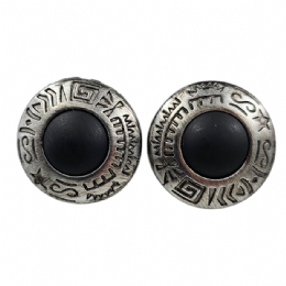 Antique ασημί σκαλιστά κυκλικά clip σκουλαρίκια με μαύρες ματ χάντρες