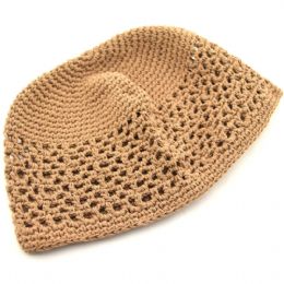 Διάτρητο μονόχρωμο crochet βαμβακερό σκουφάκι