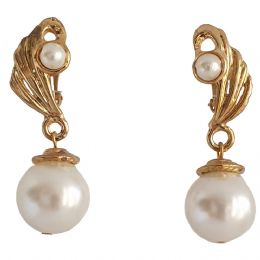 Χρυσά vintage clip σκουλαρίκια Princess με λευκή στρογγυλή κρεμαστή πέρλα
