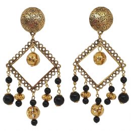 Μακριά χρυσά σκαλιστά Vintage κλιπ σκουλαρίκια με χρυσές αλυσίδες και μαύρες πέτρες