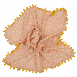 Σομόν τετράγωνο μαντήλι με λευκά λουλουδάκια και κίτρινα pom pom απο σύμμεικτο βαμβάκι